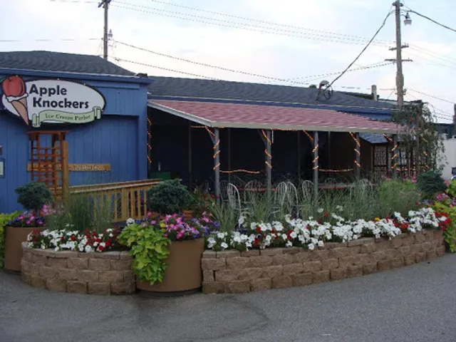 Apple Knockers Ice Cream Parlor