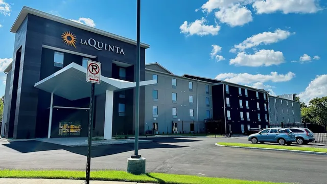 La Quinta Inn & Suites by Wyndham Memphis I-240