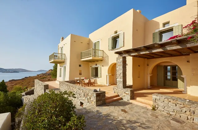Ochre Dream, Beach front & Sunset villa Naousa