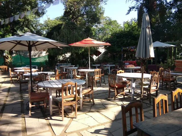 Boomerang Restaurant and Bar