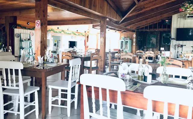 Hosteria y Cabañas Villa Alejandra