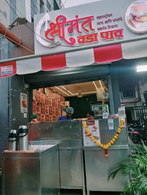 Shrimant Vada Pav