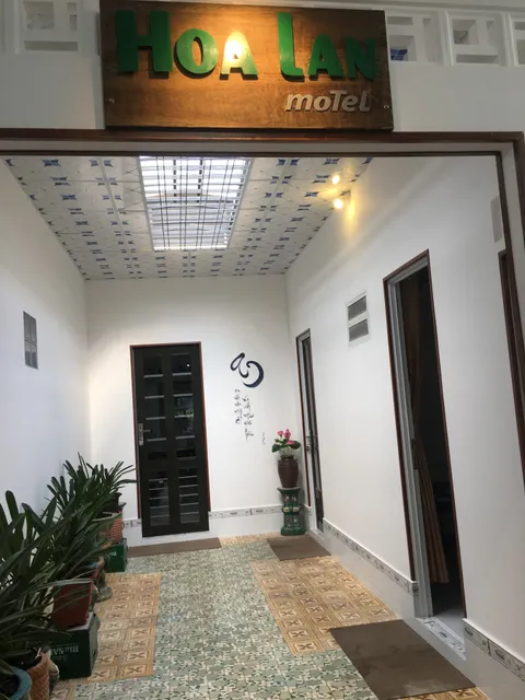 Hoa Lan Motel & Homestay