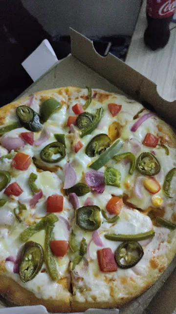 Zoomeno'd Pizza