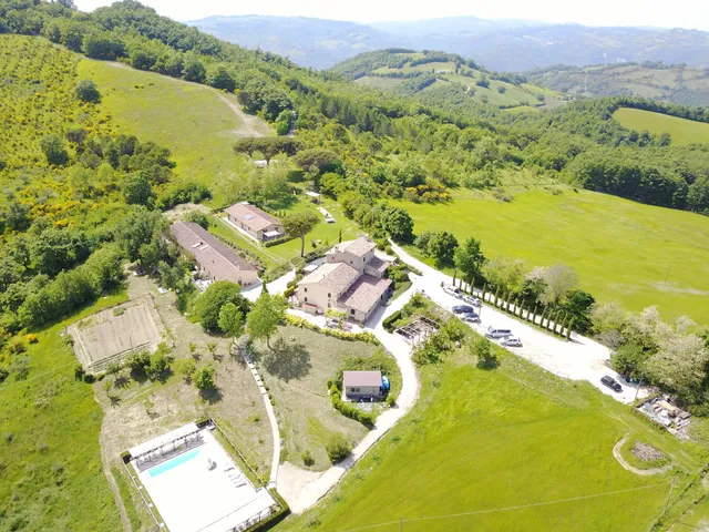 Pian Di Cascina - Umbria with kids - family holidays, pool, pizza & playpark