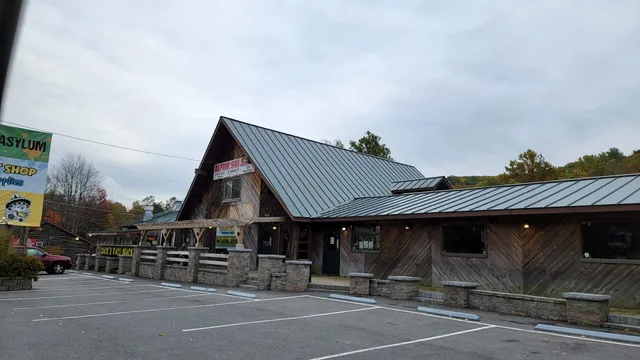 Alpine Ski & Gift Shop - Pocono Mountain Ski & Snowboard Rentals