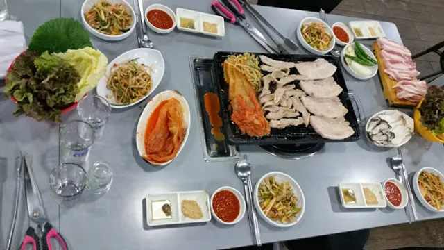 퇘랑숯돌생고기두정역점