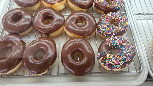AM DONUTS