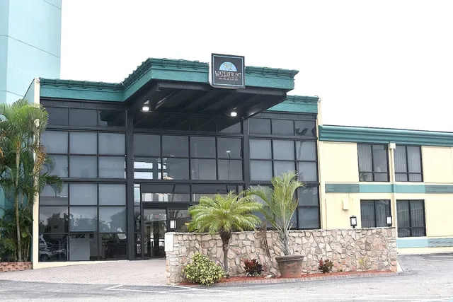 PG Waterfront Hotel & Suites