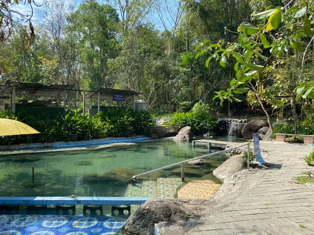 Bore Klueng Hot Spring