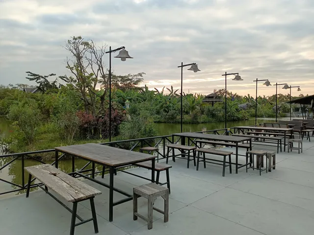 ไฮโซรสแซ่บ