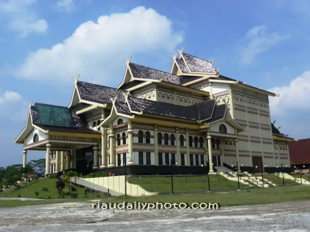 Anjung Seni Idrus Tintin