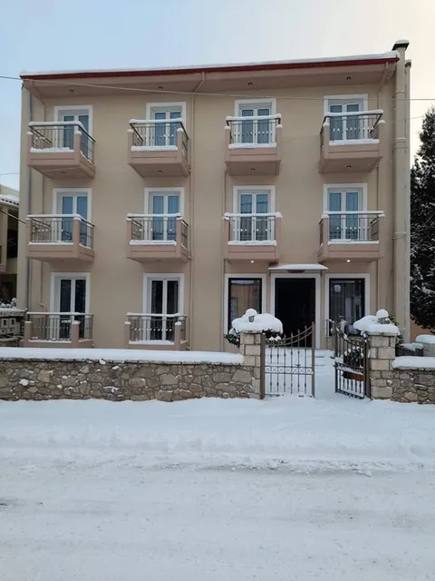 Varvitsiotis Studios & Apartments