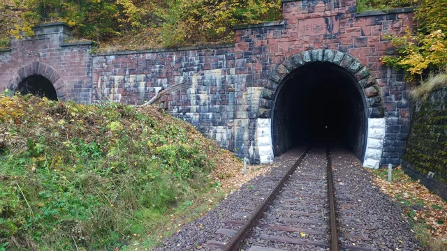 Tunel kolejowy pod Świerkową Kopą