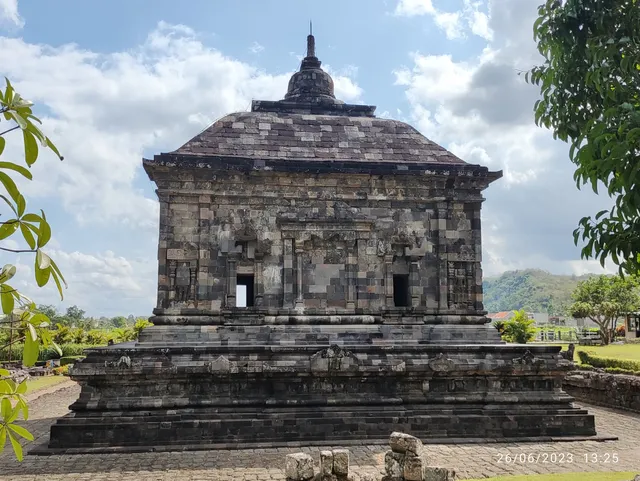 Candi Banyunibo