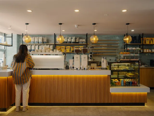 Flinch Coffee & Play