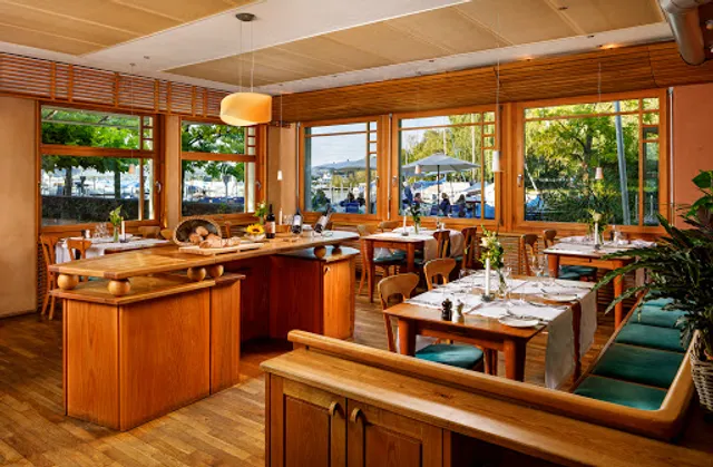 Hotel•Restaurant•Bar Schiff