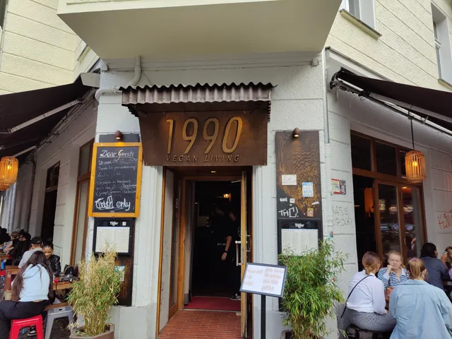 1990 Vegan Living