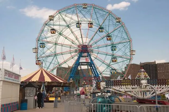 Deno's Wonder Wheel Amusement Park
