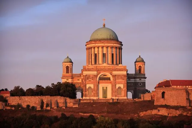 Dzsámi Múzeum és Veprech-torony