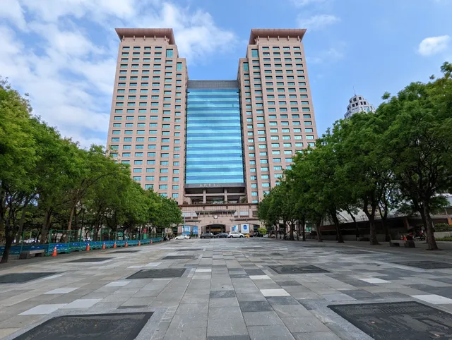 Banqiao Station Square