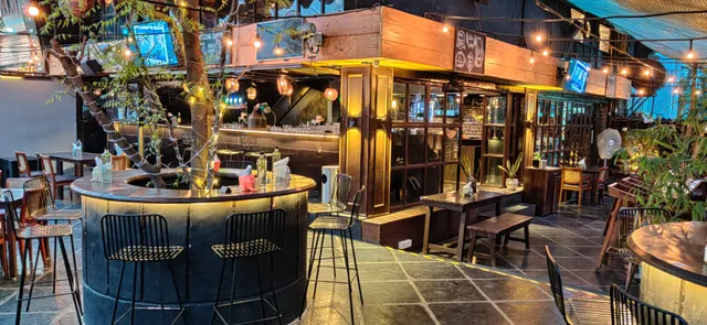 Elephant and Co. Baner