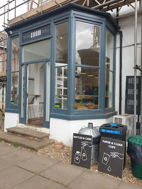 GROUND by Bringing the outside in