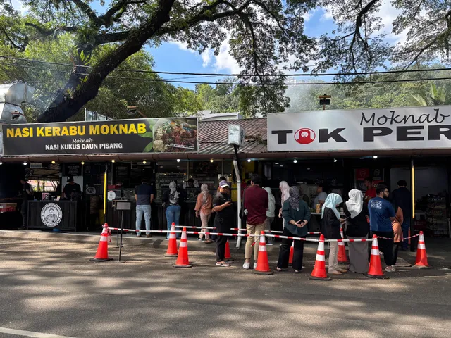 NASI KERABU MOKNAB PANTAI DALAM