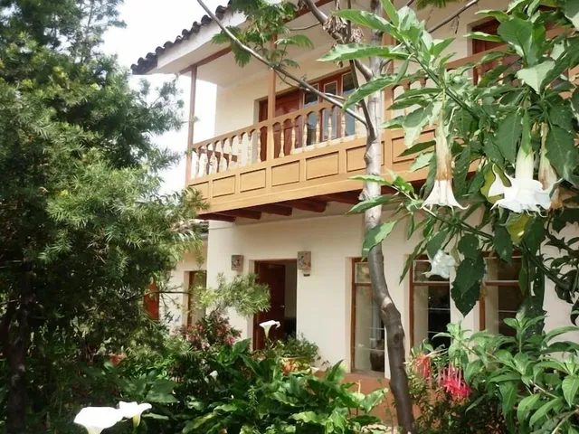 Hotel Kukuli Lodge B&B