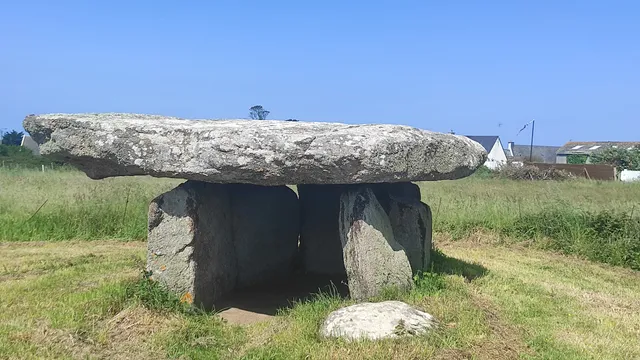 Dolmen et Menhir de Kerivoret