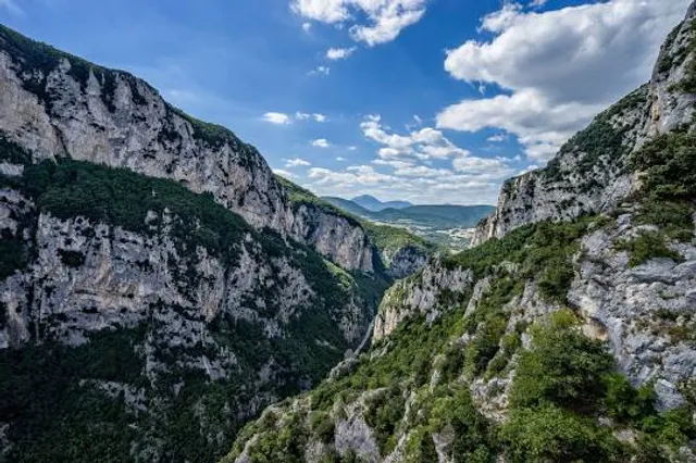 Parque natural regional de la Garganta de la Rossa y de Frasassi
