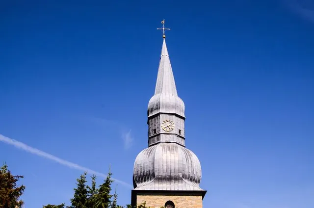 St Michael Le Belfrey