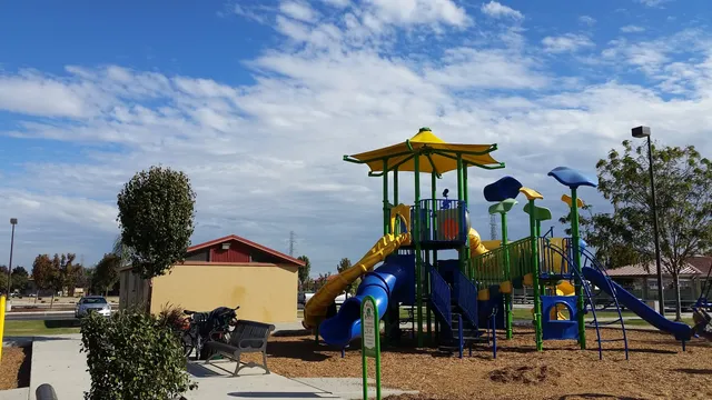 Riverlakes Ranch Park