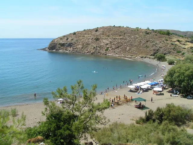 Lefkathia Beach