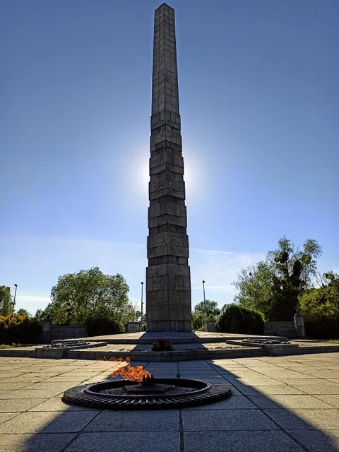 Pamyatnik 1200 Gvardeytsam