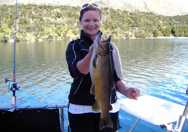 Fish & Cruise Wanaka ltd