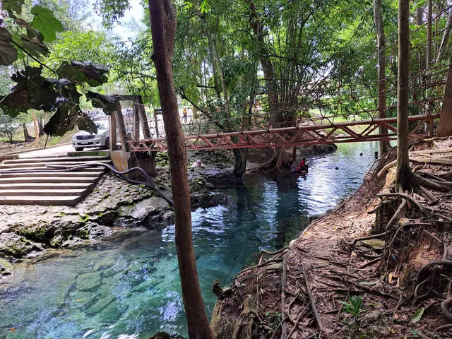 Hua Khong Waterfall, Bang Sawan