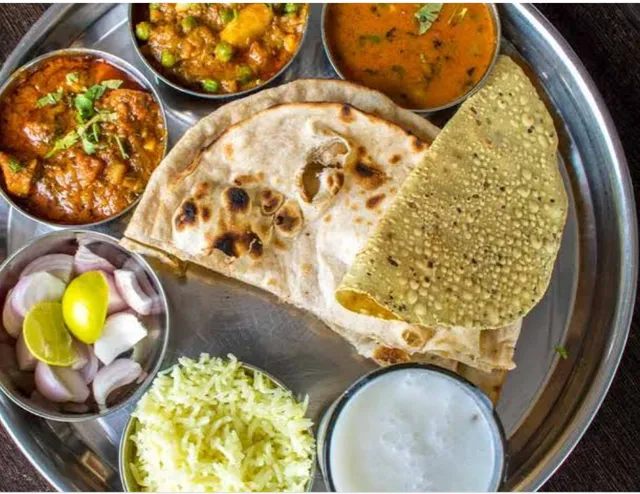 आयु ढाबा &फैमिली रेस्टूरेंट आयु फ़ास्ट फ़ूड