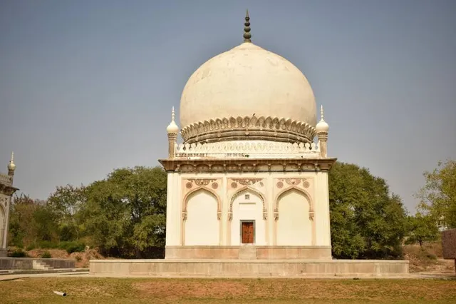 Qutub Shahi Tombs