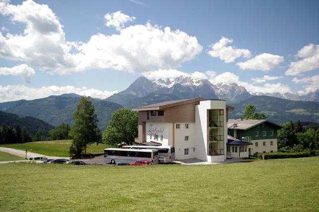 Hotel ZISTELBERGHOF *** Familie Lienbacher