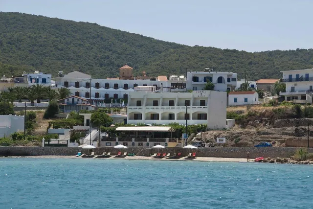 Hotel Theris