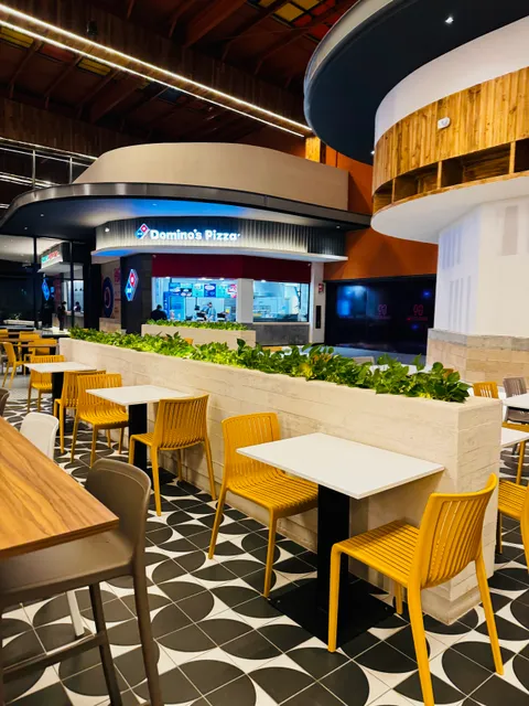 Domino's Outlet Riviera Maya