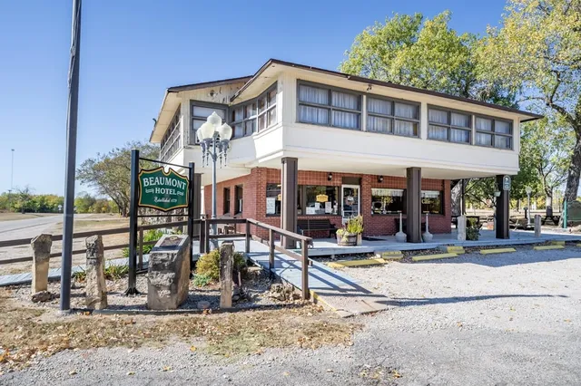 Beaumont Hotel & RV Park