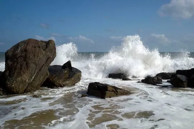 Muttom Beach - Tourist Spot