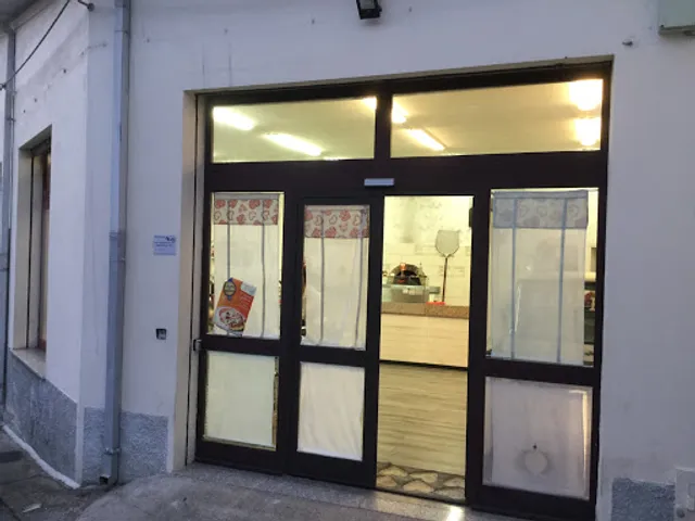 Pizzeria "L' Ape Pizza" di Gianni e Marisa