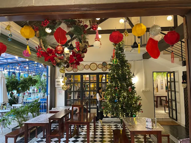 Anna’s Nhà Cuốn Restaurant