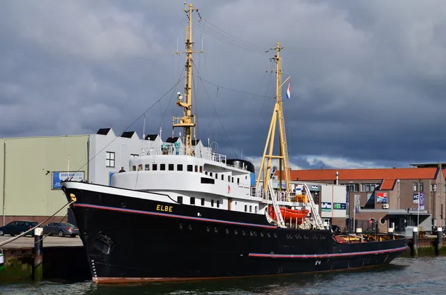 tug Elbe
