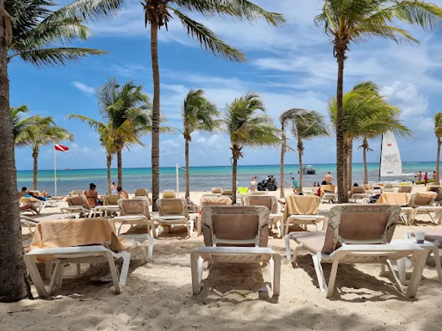 Beach Club Riu Lupita