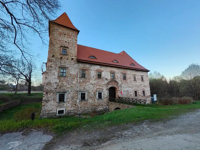 DWOR CZARNE (Schloss Schwarzbach)