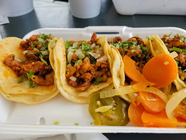 Taqueria El Cazador Bus